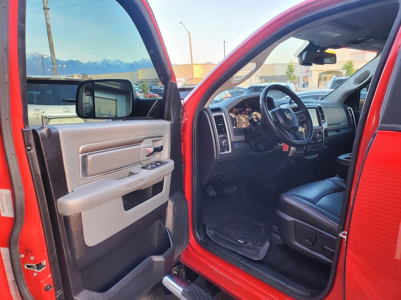 RAM 1500 4WD Crew Cab 140.5" Big Horn 2016