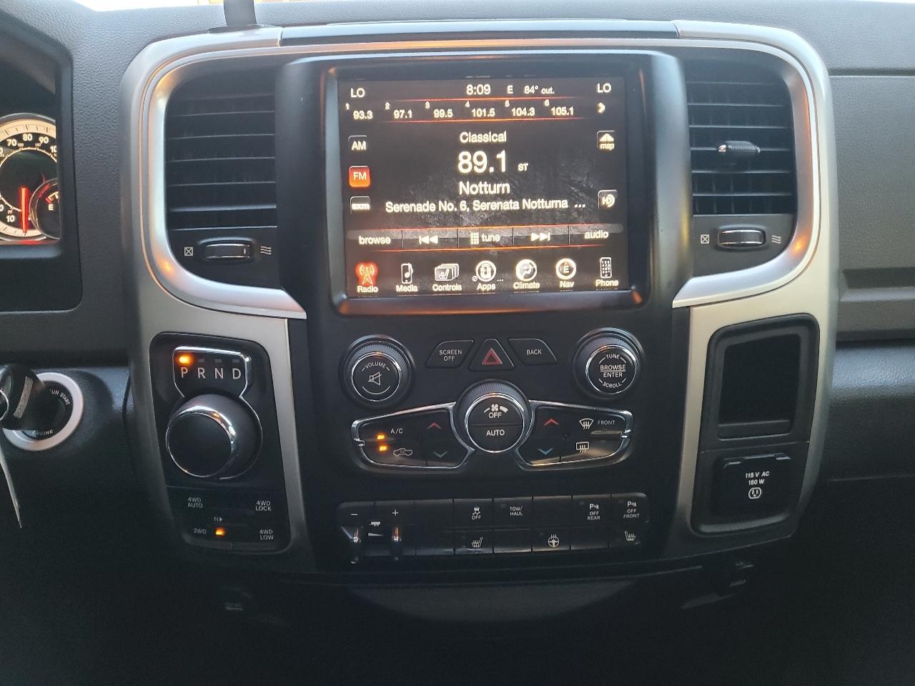 RAM 1500 4WD Crew Cab 140.5" Big Horn 2016