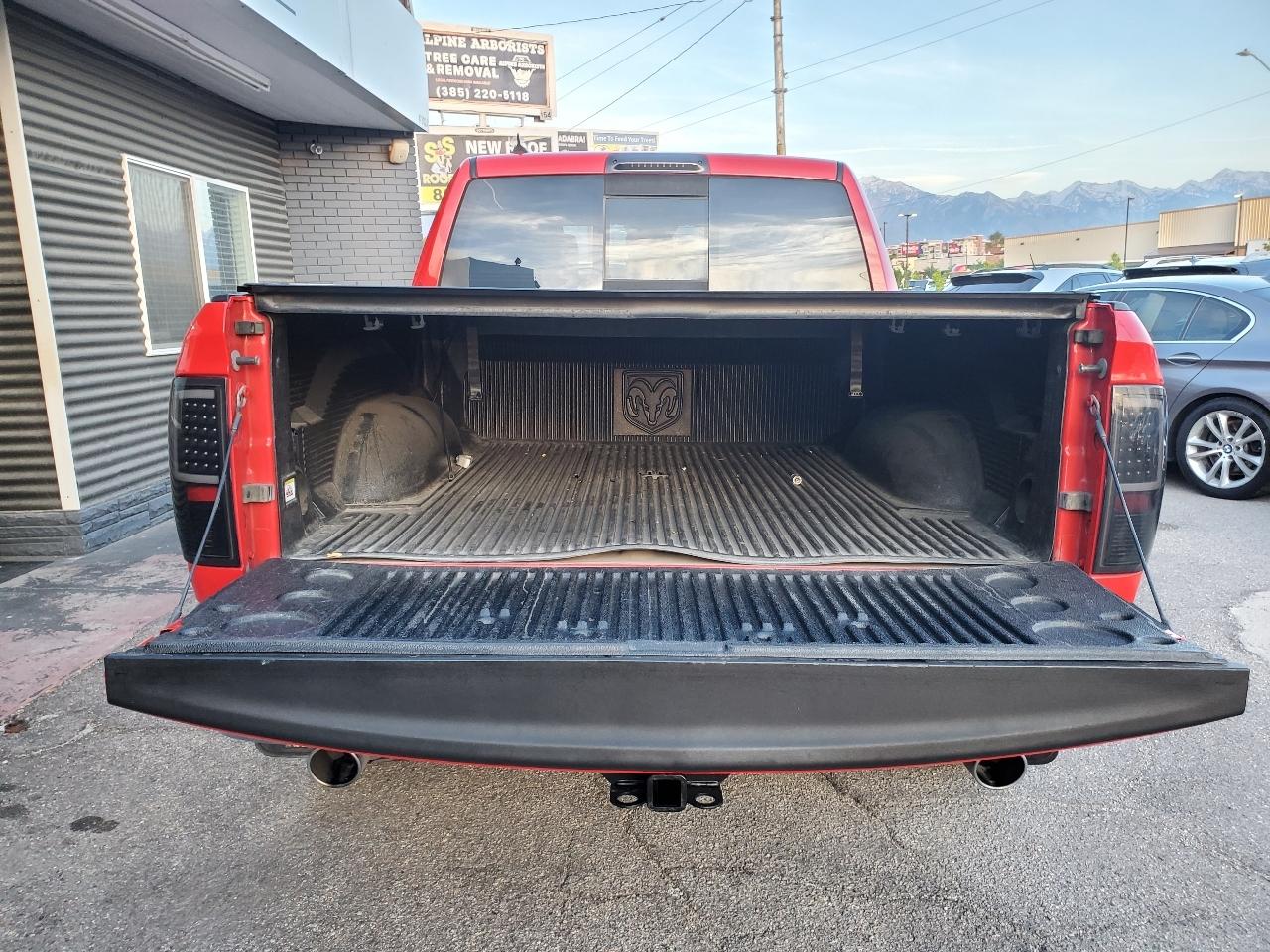 RAM 1500 4WD Crew Cab 140.5" Big Horn 2016