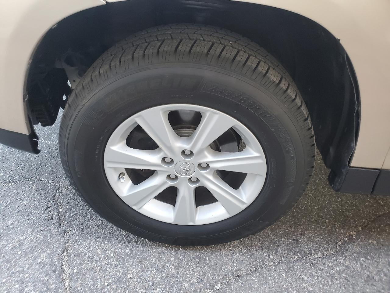 Toyota Highlander 4WD 4dr V6 (Natl) 2013