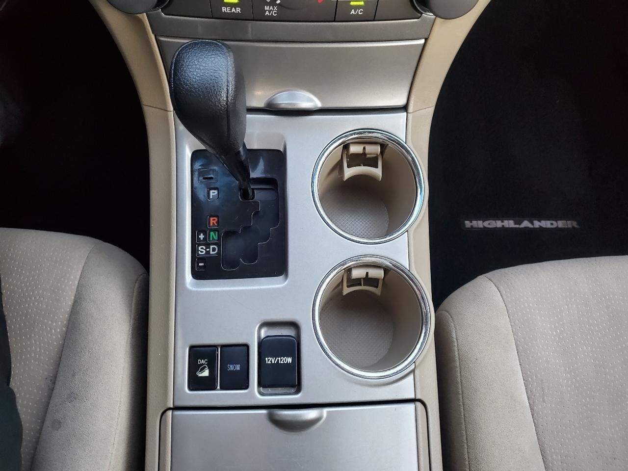 Toyota Highlander 4WD 4dr V6 (Natl) 2013