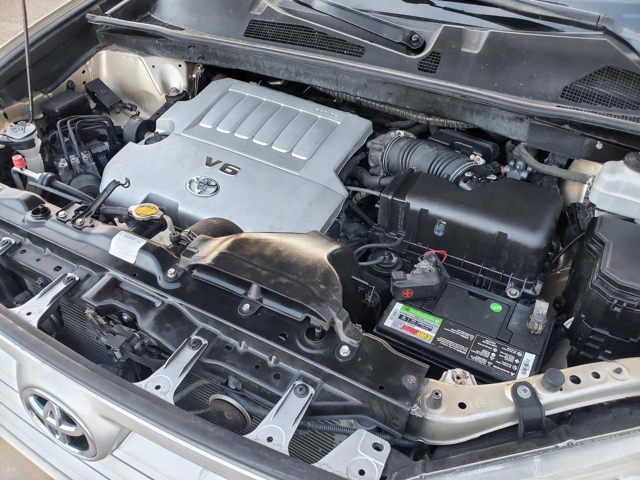 Toyota Highlander 4WD 4dr V6 (Natl) 2013