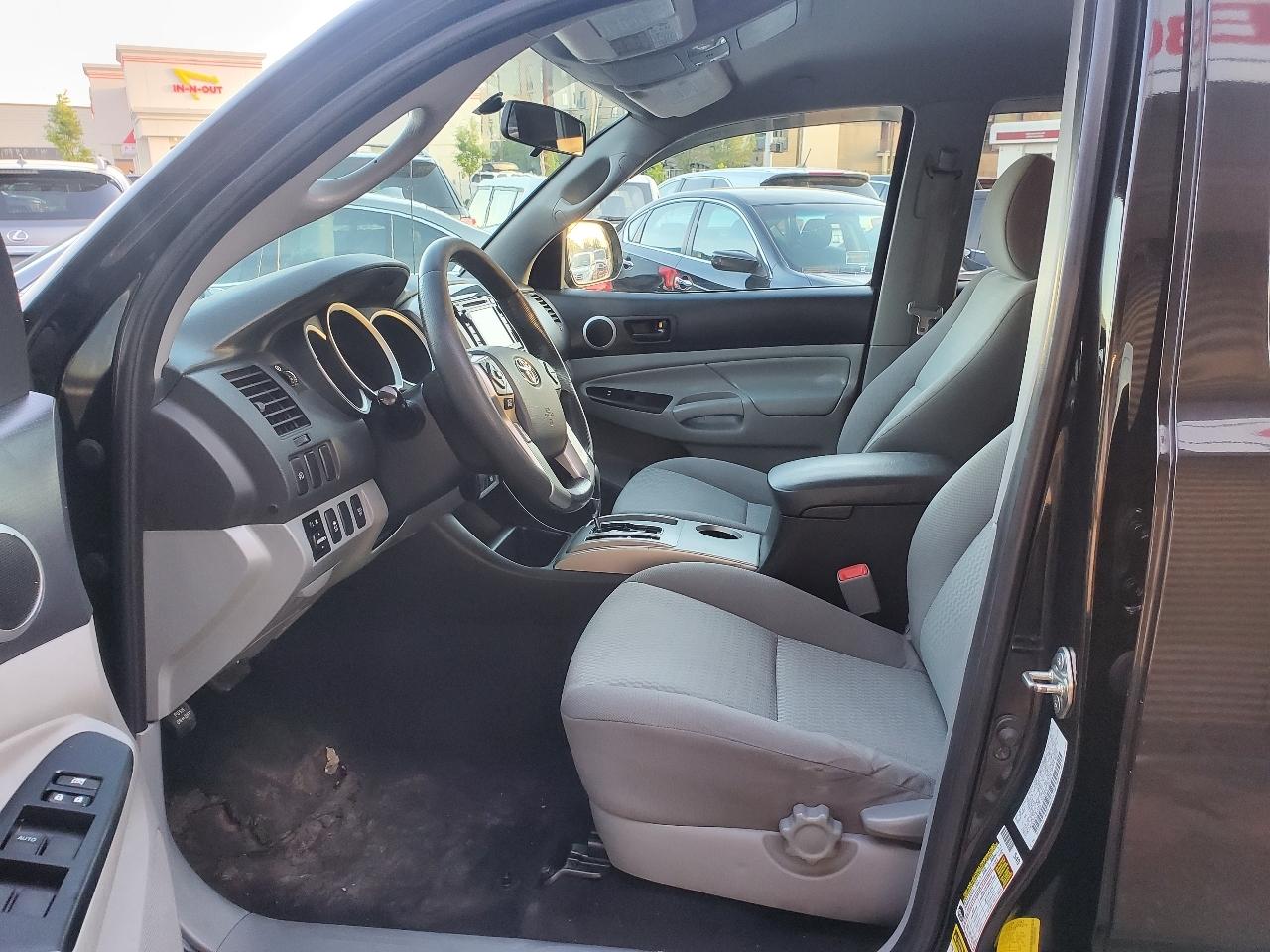 Toyota Tacoma 4WD Double Cab V6 MT (Natl) 2014