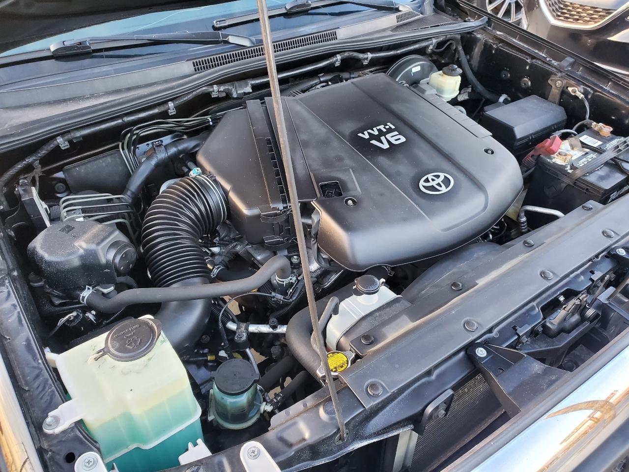 Toyota Tacoma 4WD Double Cab V6 MT (Natl) 2014