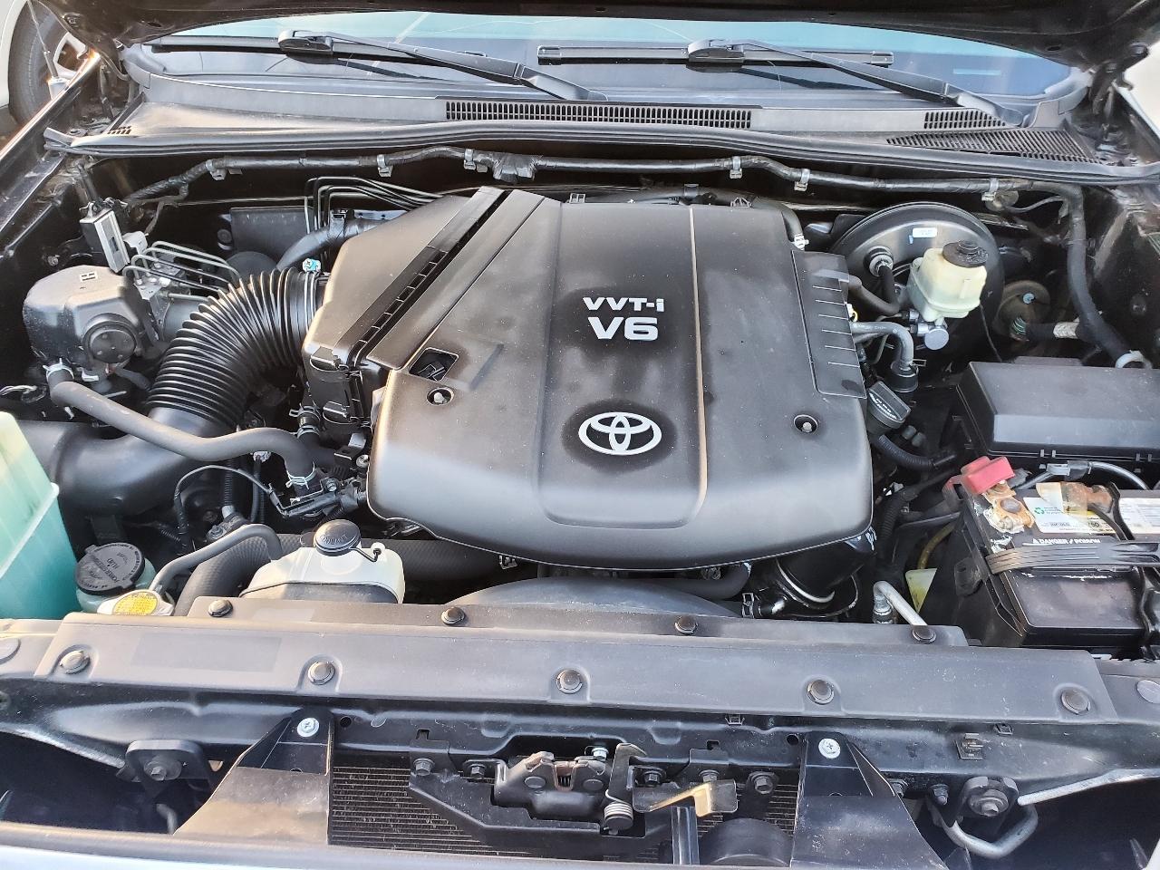 Toyota Tacoma 4WD Double Cab V6 MT (Natl) 2014