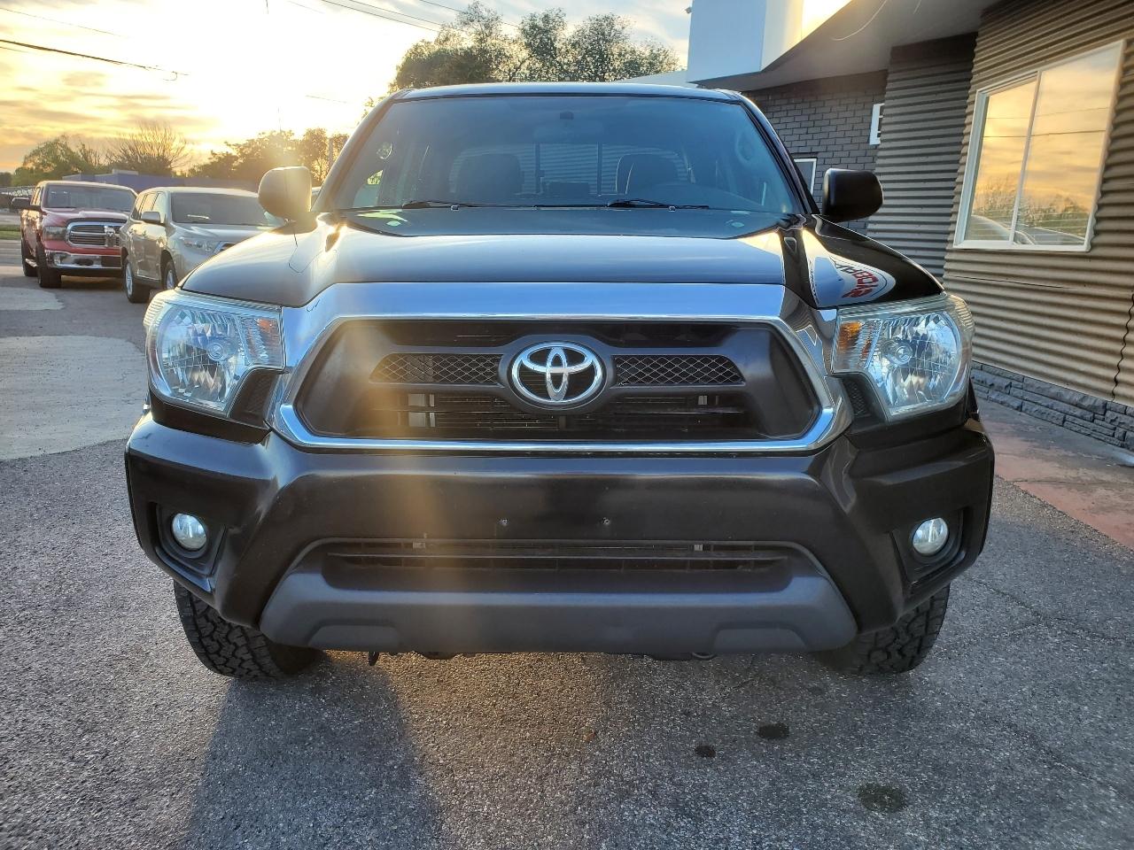 Toyota Tacoma 4WD Double Cab V6 MT (Natl) 2014