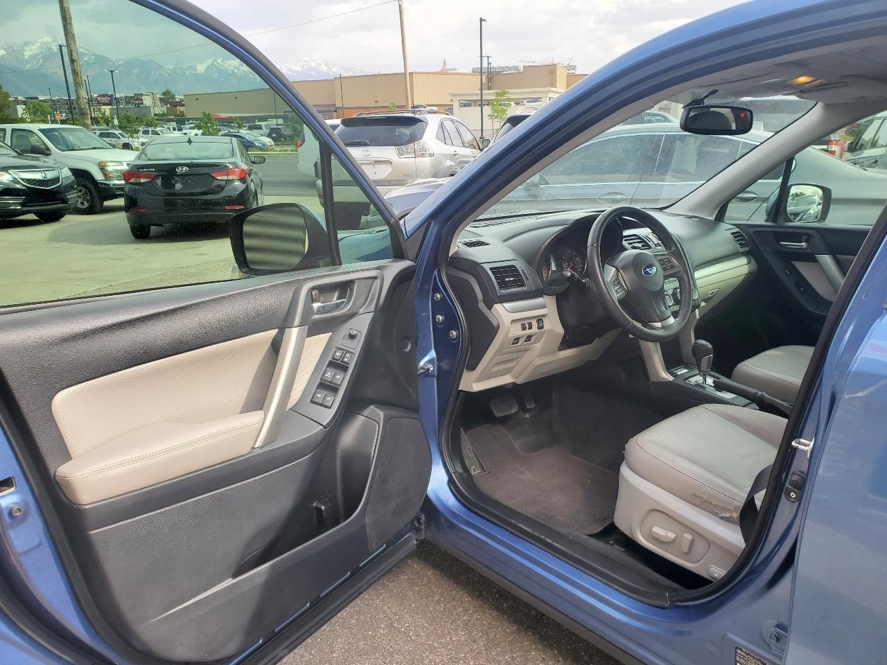 Subaru Forester 4dr CVT 2.5i Limited PZEV 2015