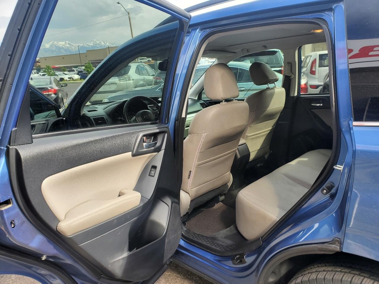 Subaru Forester 4dr CVT 2.5i Limited PZEV 2015
