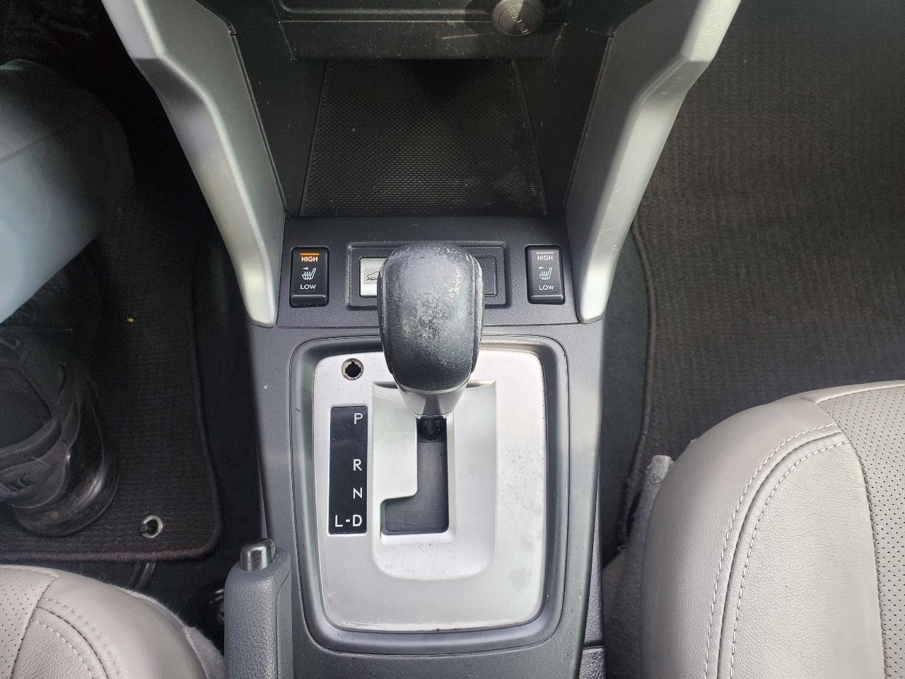 Subaru Forester 4dr CVT 2.5i Limited PZEV 2015