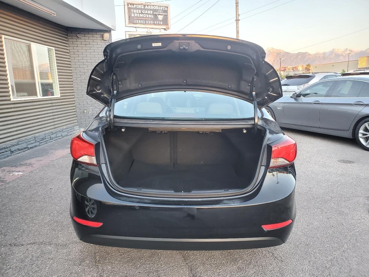 Hyundai Elantra 4dr Sdn Man SE (Ulsan Plant) 2015
