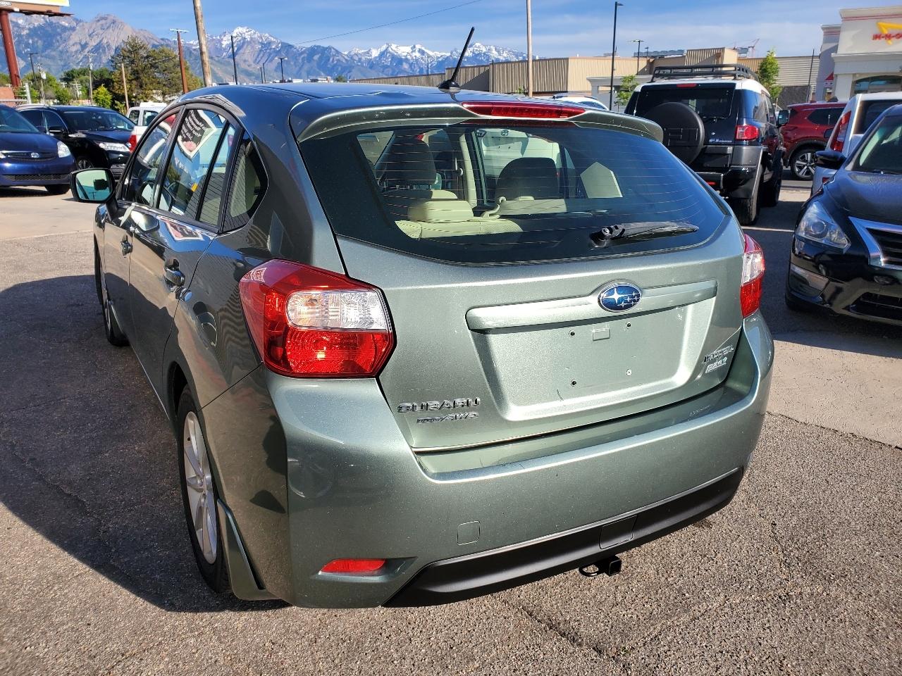 Subaru Impreza Wagon 5dr Auto 2.0i Premium 2014