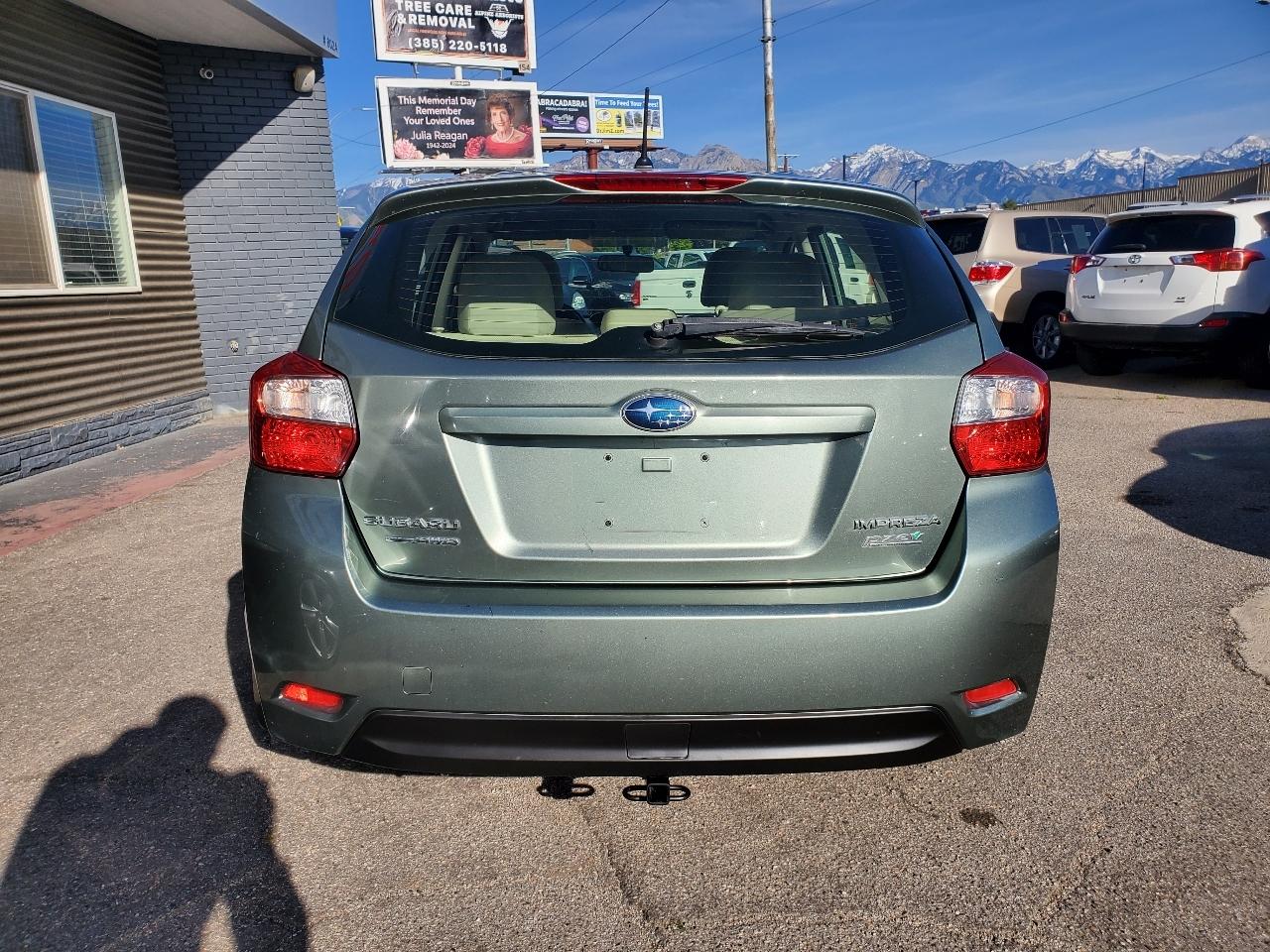 Subaru Impreza Wagon 5dr Auto 2.0i Premium 2014