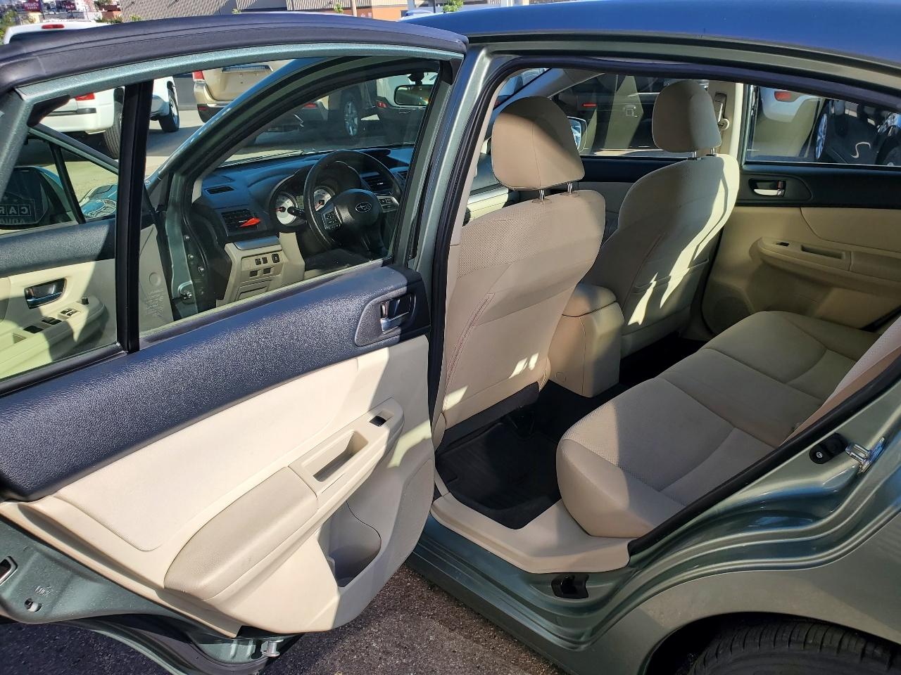 Subaru Impreza Wagon 5dr Auto 2.0i Premium 2014