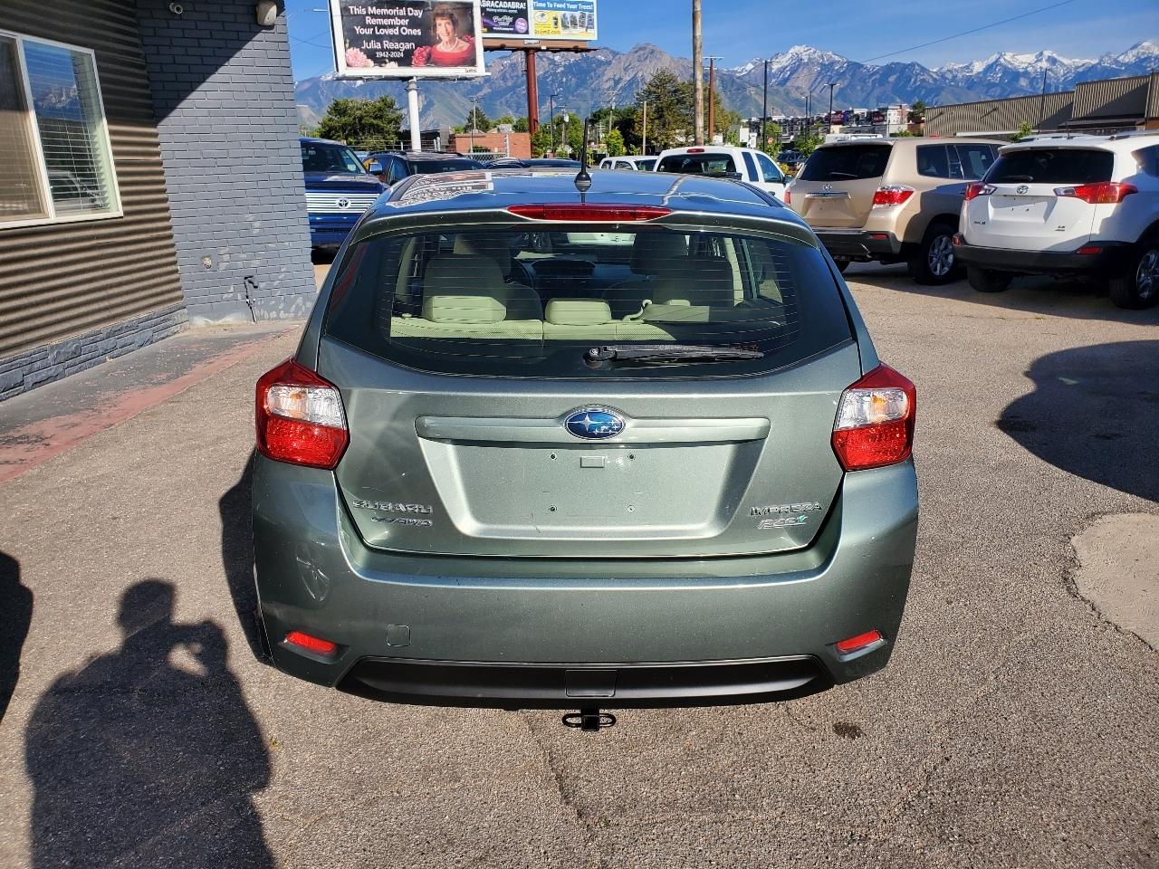 Subaru Impreza Wagon 5dr Auto 2.0i Premium 2014