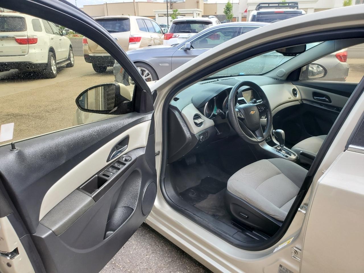 Chevrolet Cruze Limited 4dr Sdn Auto LT w/1LT 2016