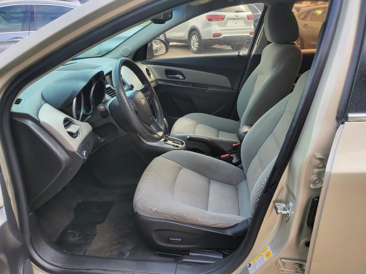 Chevrolet Cruze Limited 4dr Sdn Auto LT w/1LT 2016