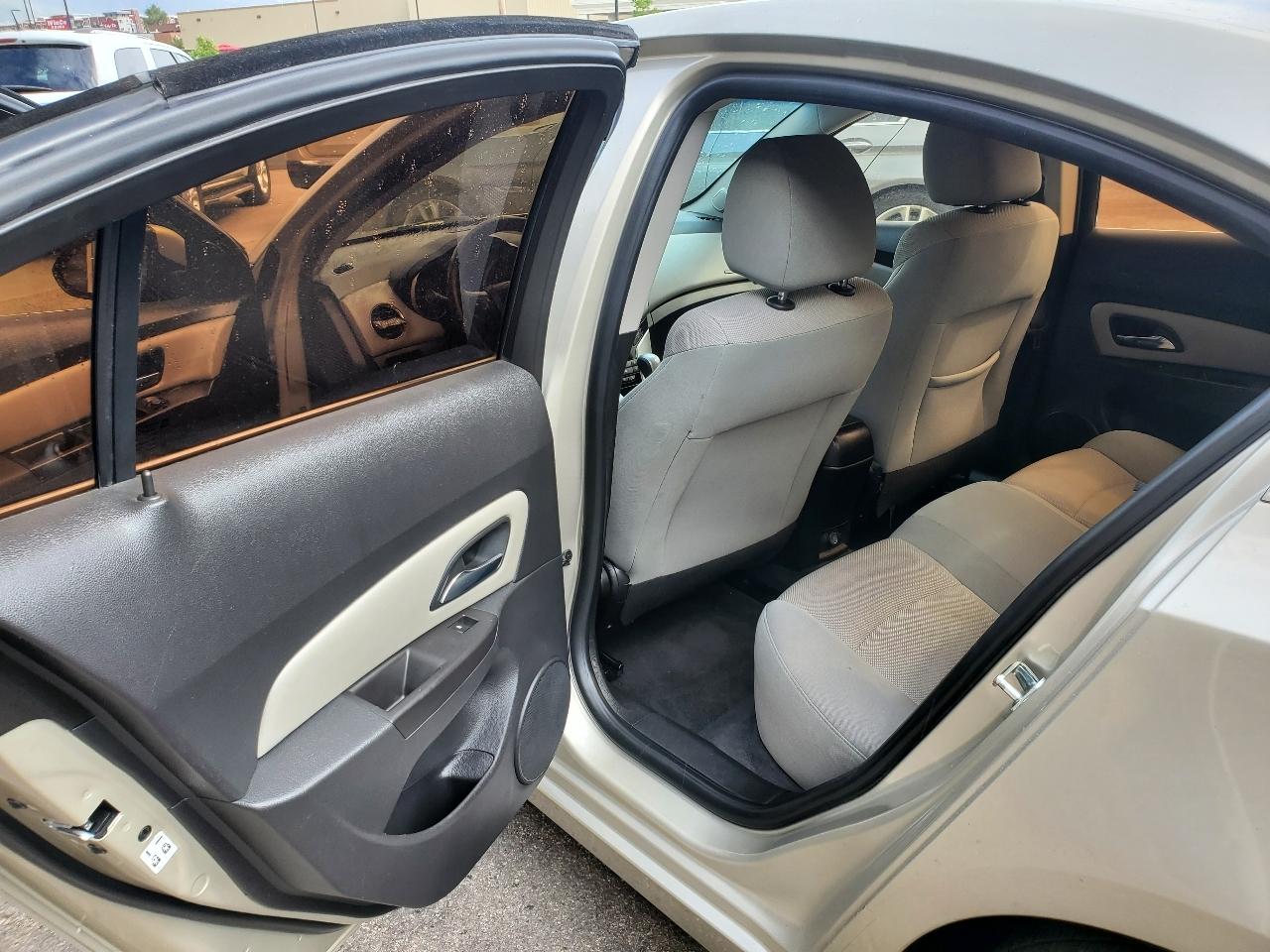 Chevrolet Cruze Limited 4dr Sdn Auto LT w/1LT 2016