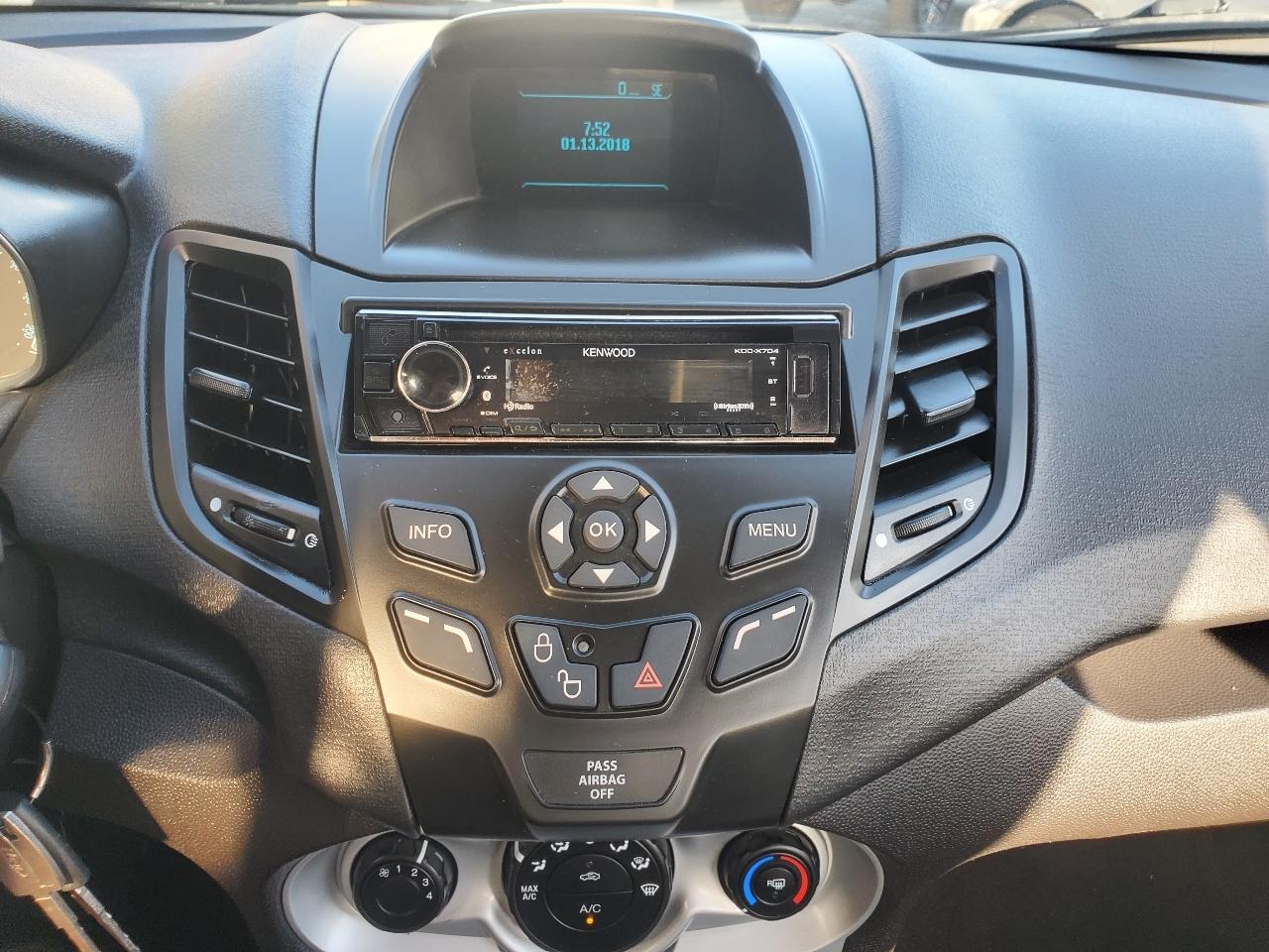Ford Fiesta SE Sedan 2017
