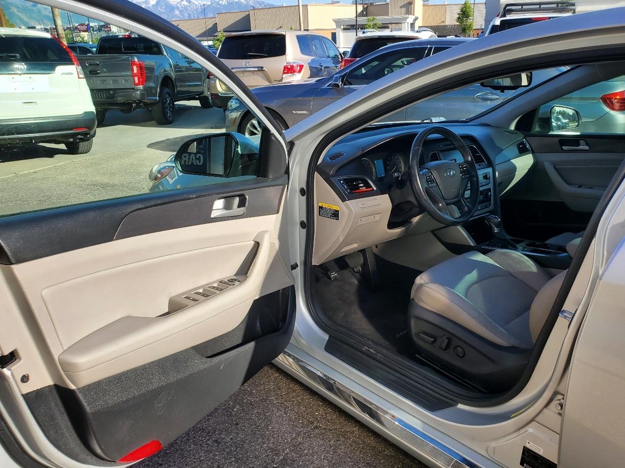 Hyundai Sonata Sport 2.4L PZEV 2017