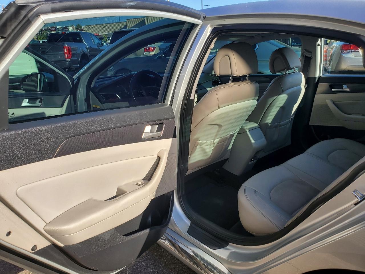 Hyundai Sonata Sport 2.4L PZEV 2017