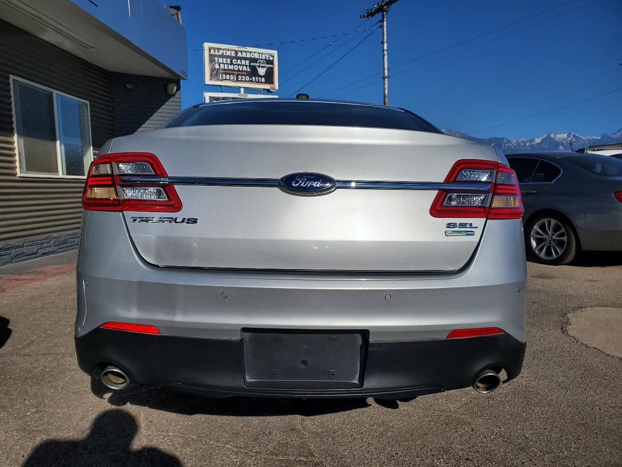Ford Taurus 4dr Sdn SEL AWD 2013