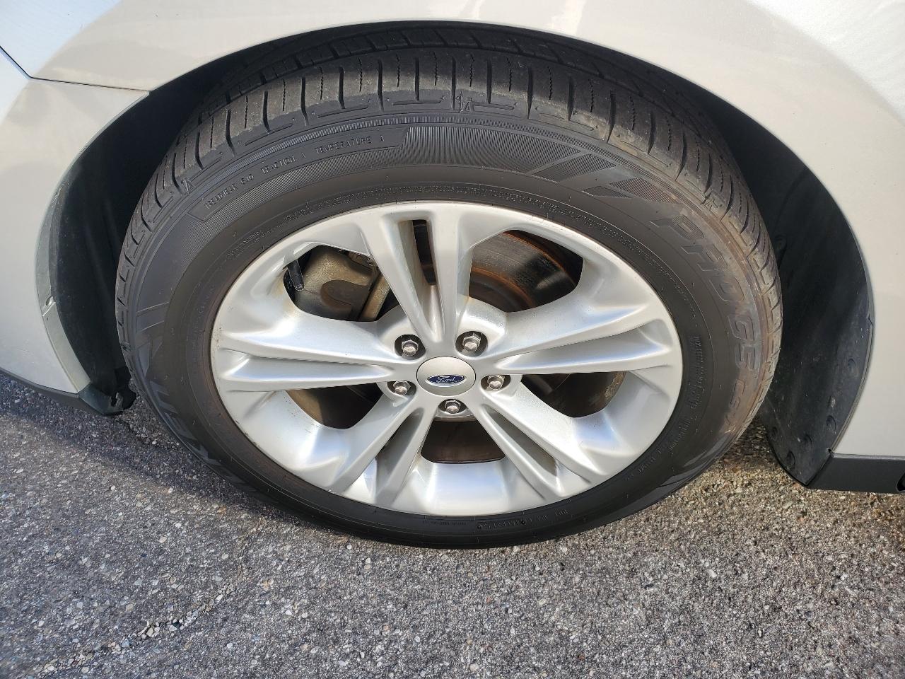Ford Taurus 4dr Sdn SEL AWD 2013