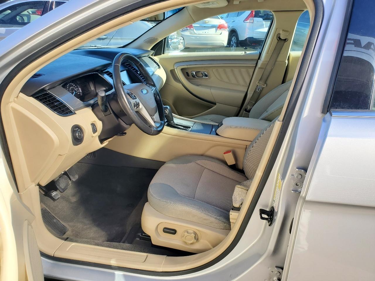 Ford Taurus 4dr Sdn SEL AWD 2013