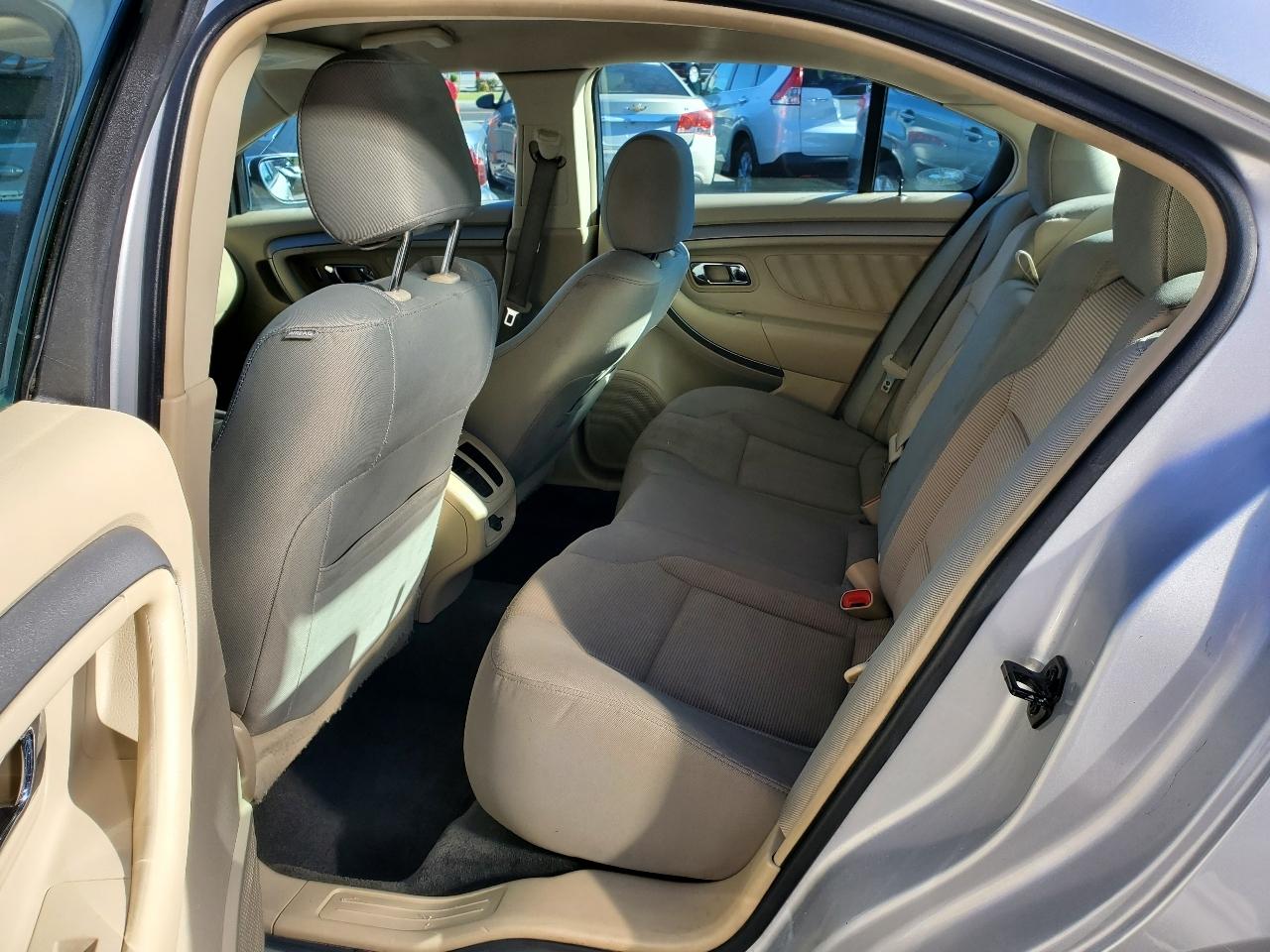Ford Taurus 4dr Sdn SEL AWD 2013