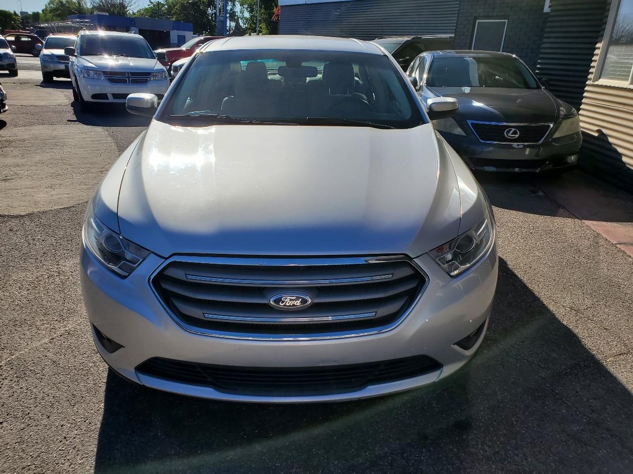 Ford Taurus 4dr Sdn SEL AWD 2013