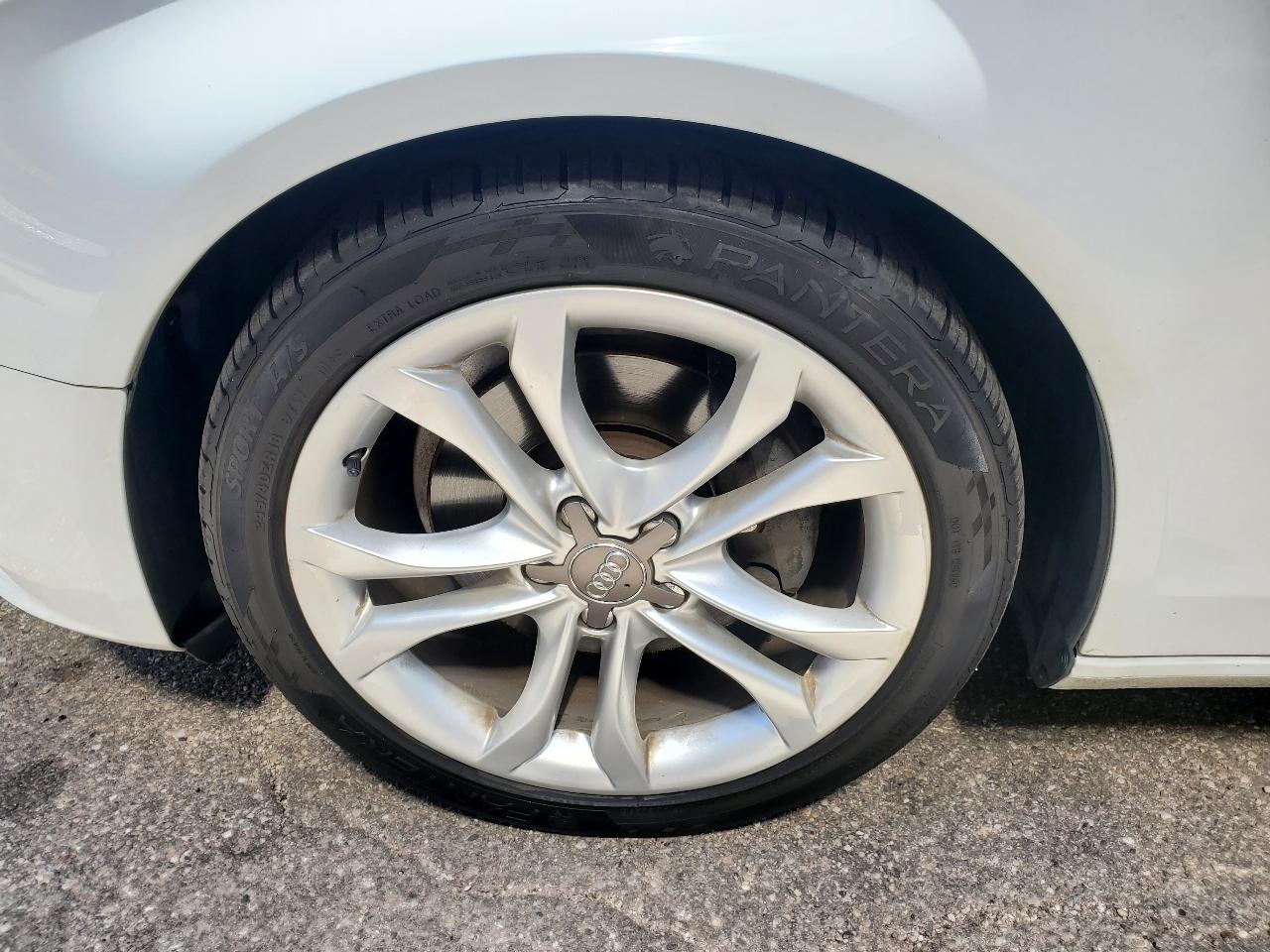 Audi A4 4dr Sdn CVT FrontTrak 2.0T Premium Plus 2013