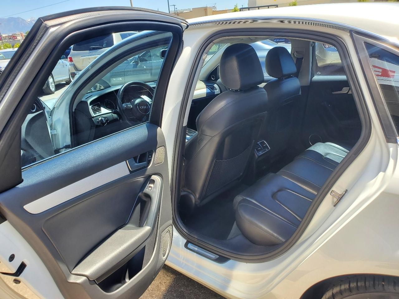 Audi A4 4dr Sdn CVT FrontTrak 2.0T Premium Plus 2013