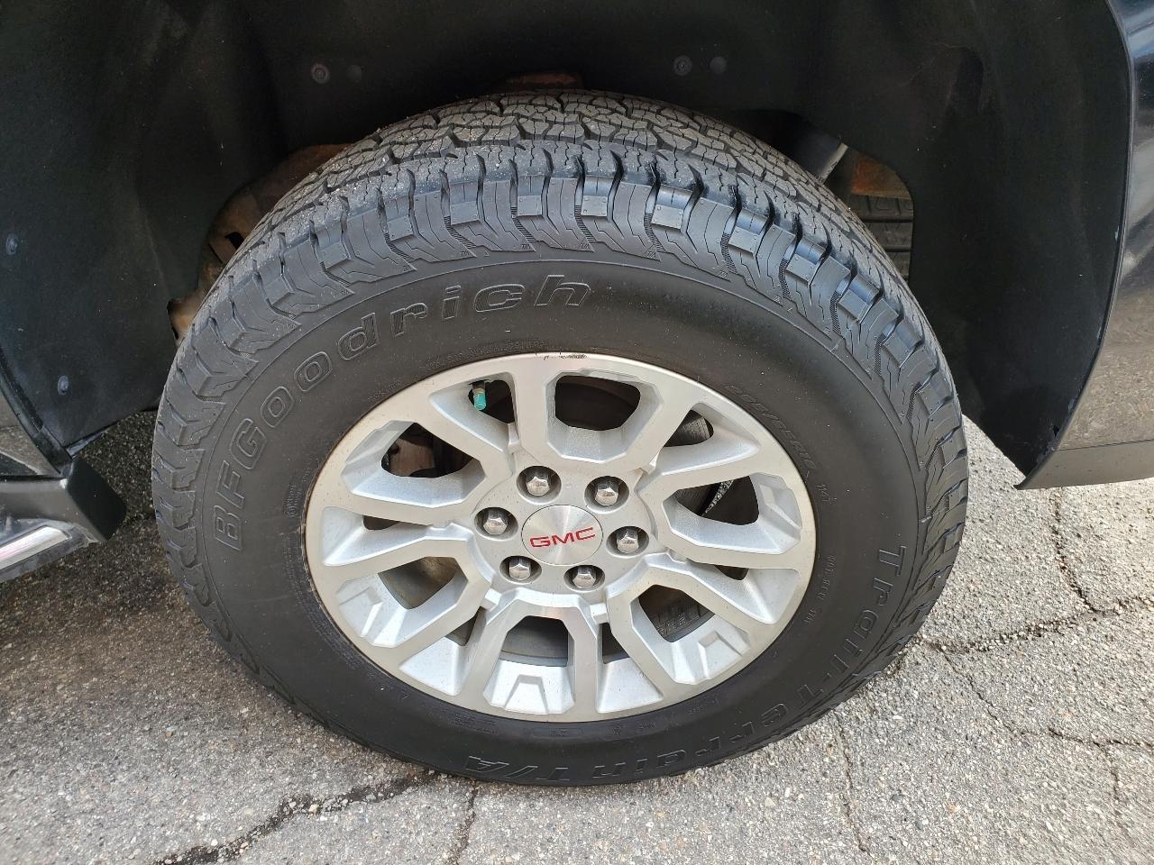GMC Yukon 4WD 4dr SLT 2017