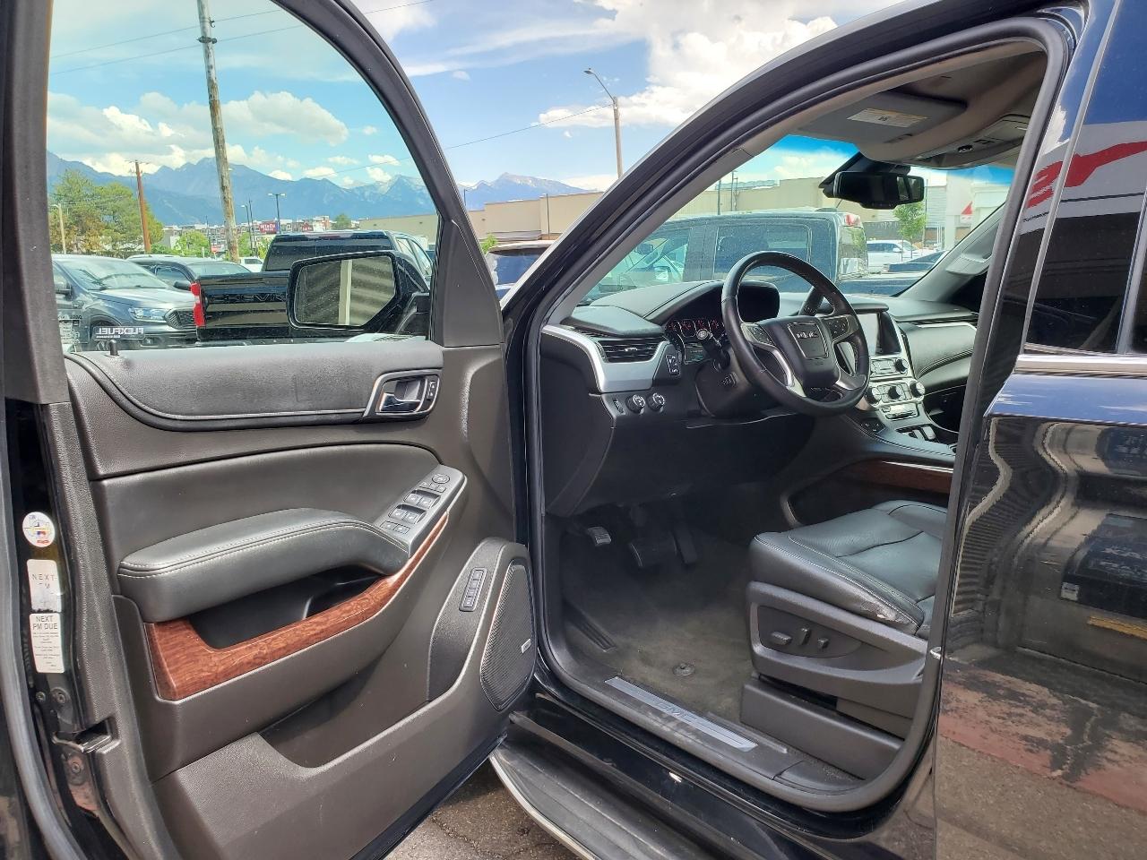 GMC Yukon 4WD 4dr SLT 2017
