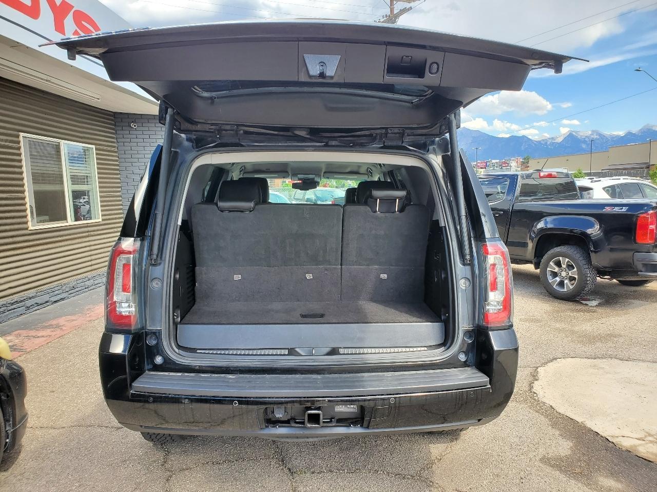 GMC Yukon 4WD 4dr SLT 2017