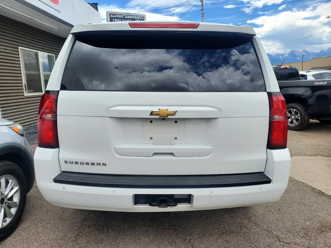 Chevrolet Suburban 4WD 4dr LT 2015