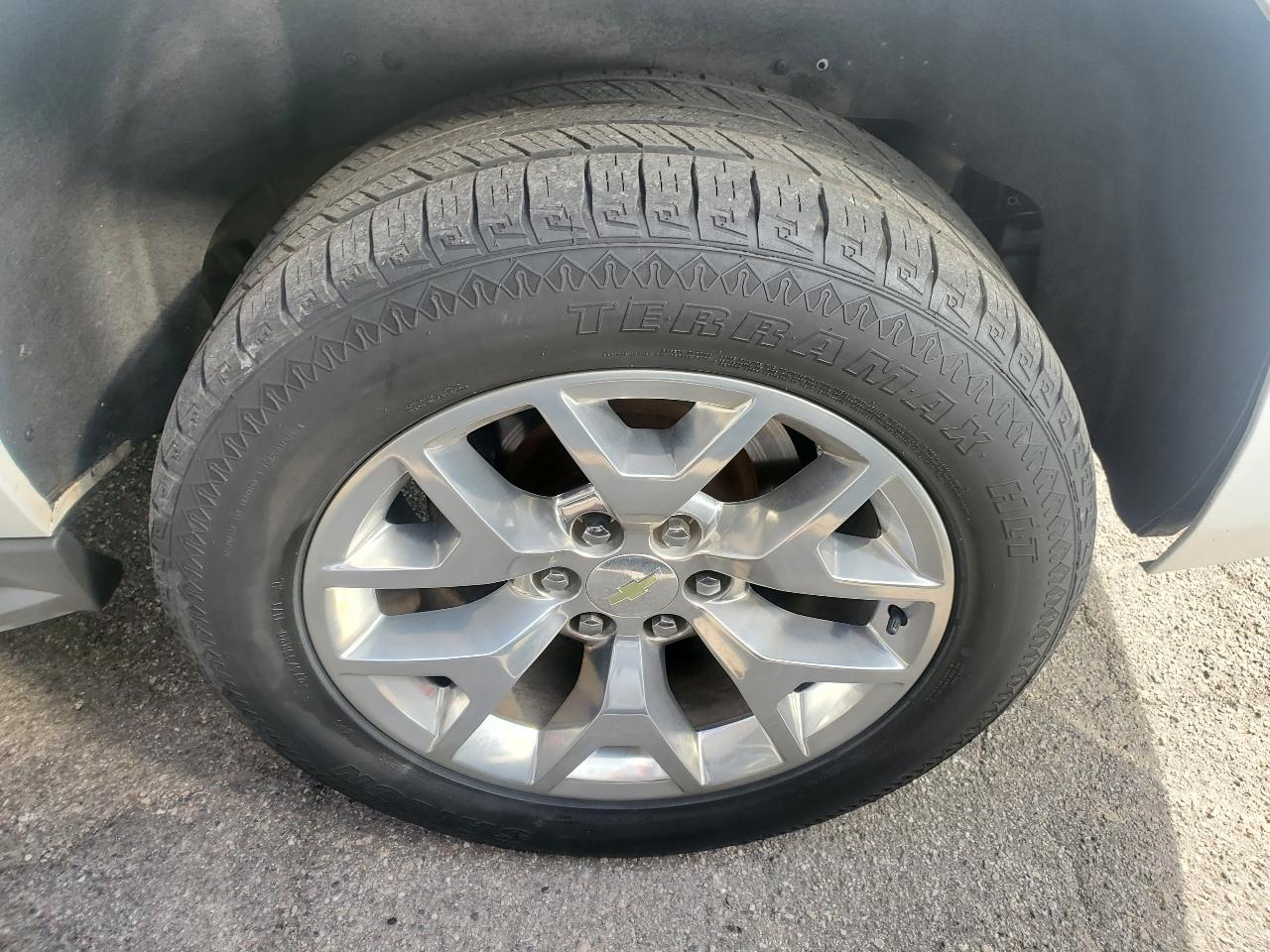 Chevrolet Suburban 4WD 4dr LT 2015