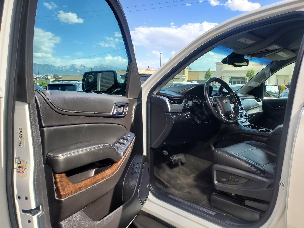 Chevrolet Suburban 4WD 4dr LT 2015