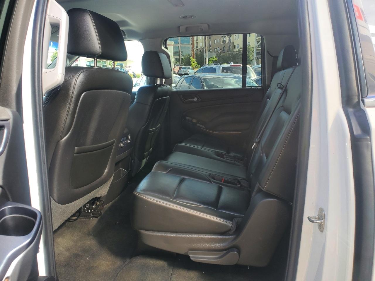 Chevrolet Suburban 4WD 4dr LT 2015