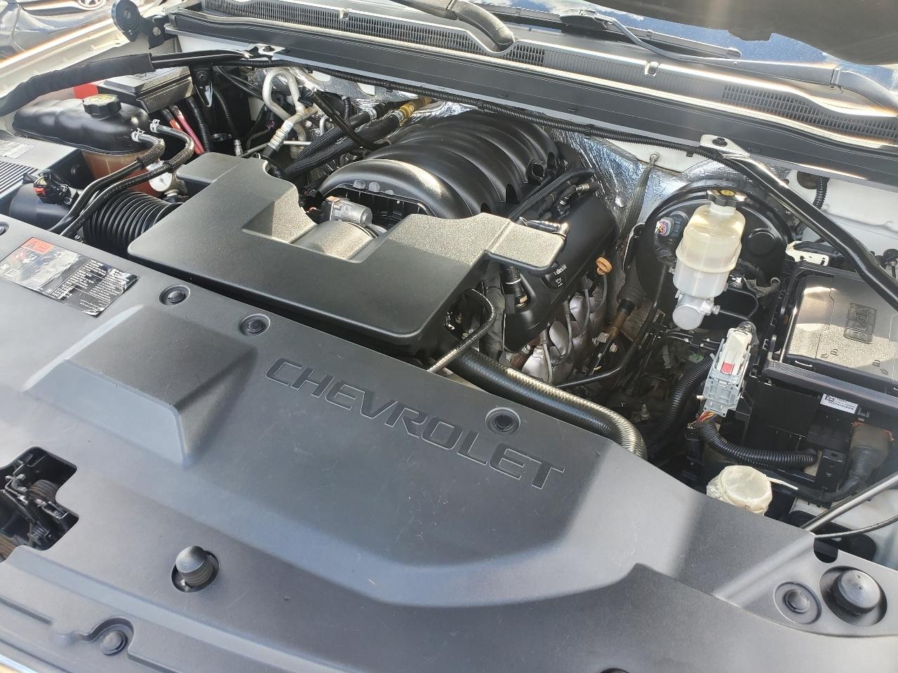 Chevrolet Suburban 4WD 4dr LT 2015