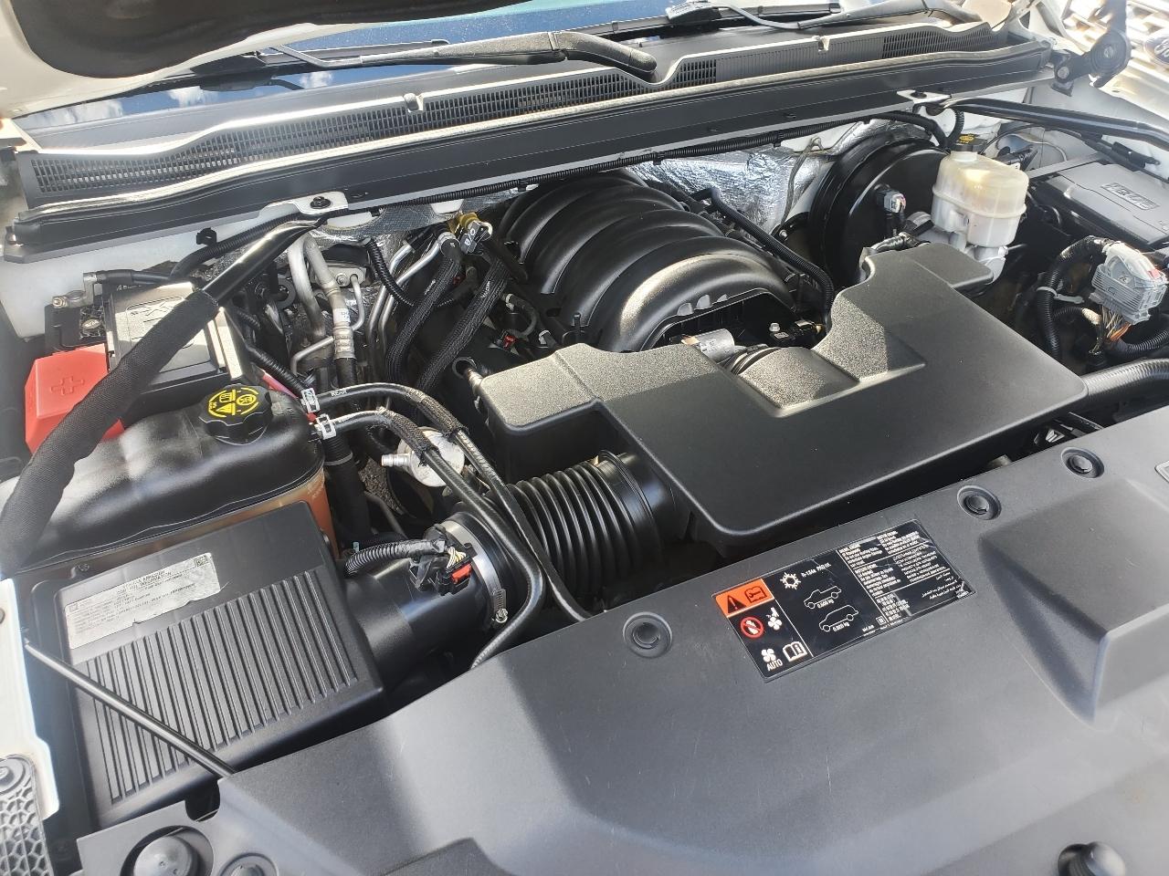 Chevrolet Suburban 4WD 4dr LT 2015