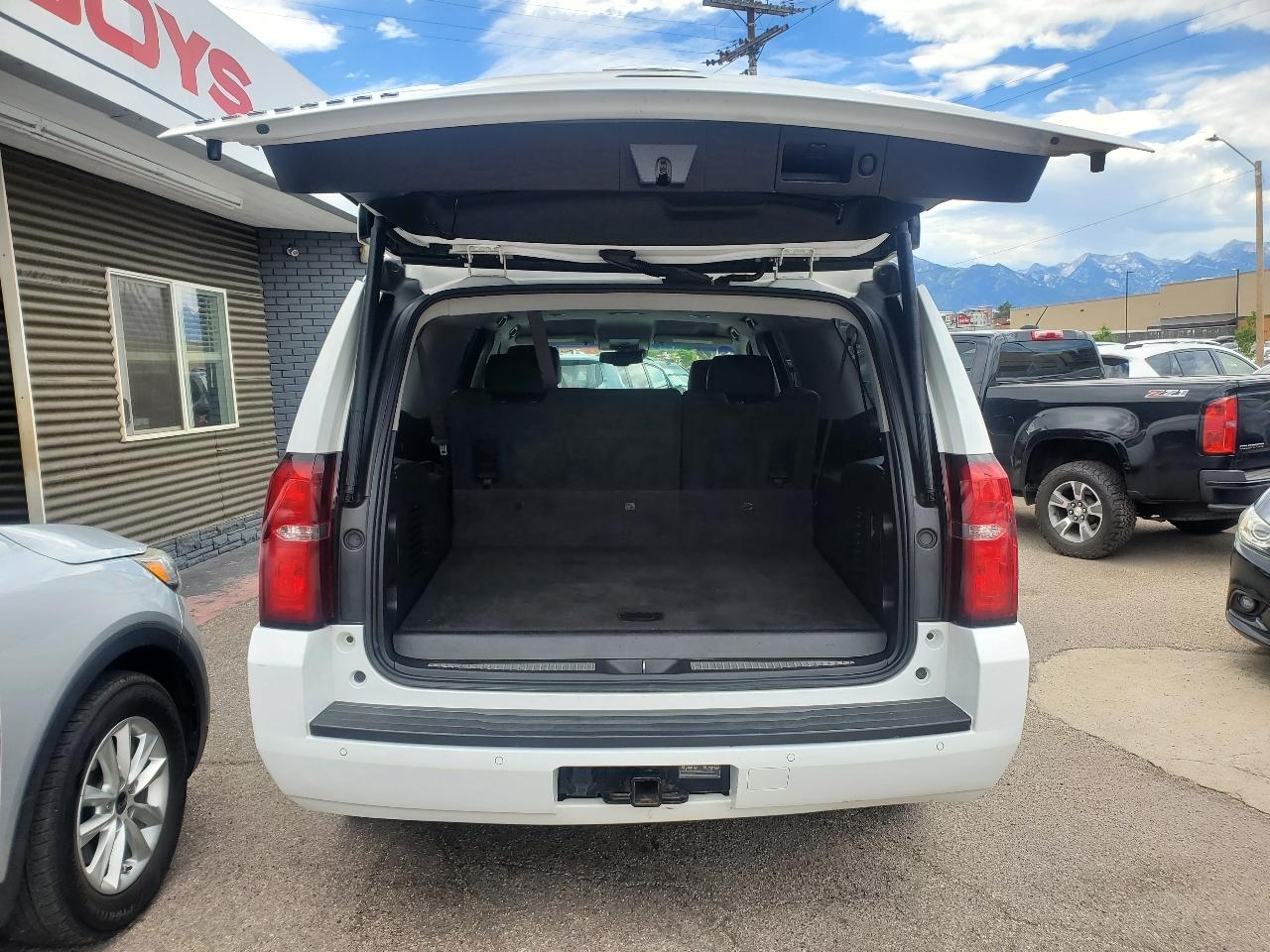 Chevrolet Suburban 4WD 4dr LT 2015