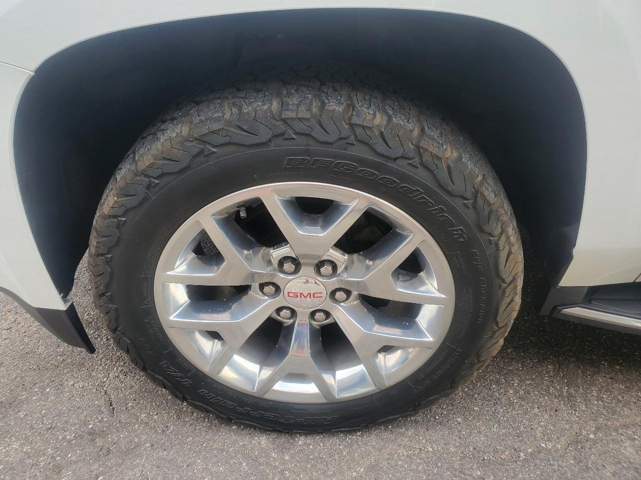 GMC Yukon XL 4WD 4dr SLE 2016