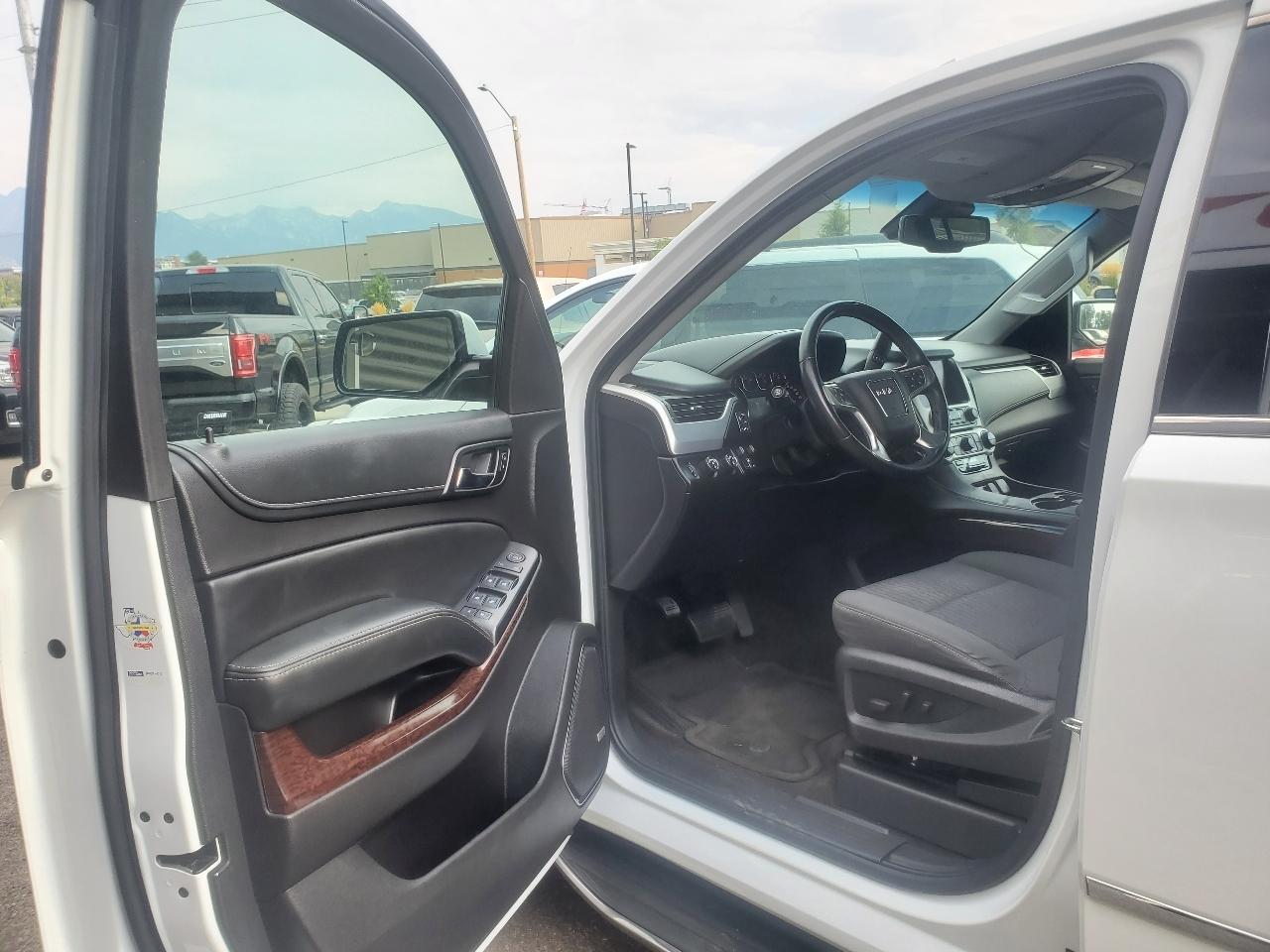 GMC Yukon XL 4WD 4dr SLE 2016