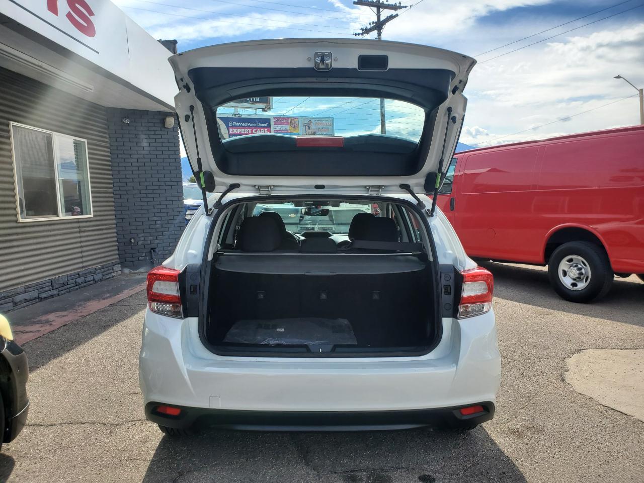 Subaru Impreza 2.0i Premium 5-door CVT 2017