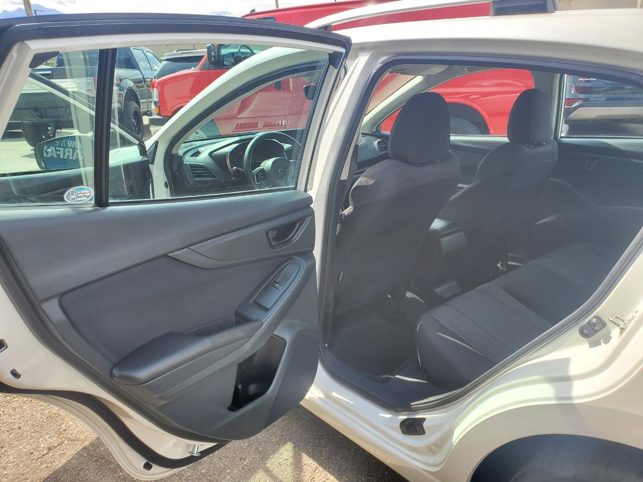 Subaru Impreza 2.0i Premium 5-door CVT 2017