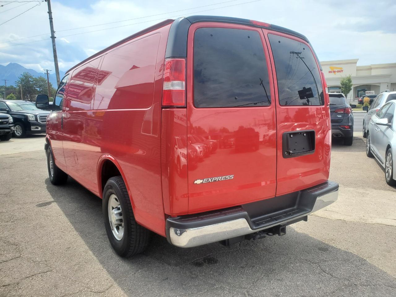 Chevrolet Express Cargo Van RWD 2500 135" 2021