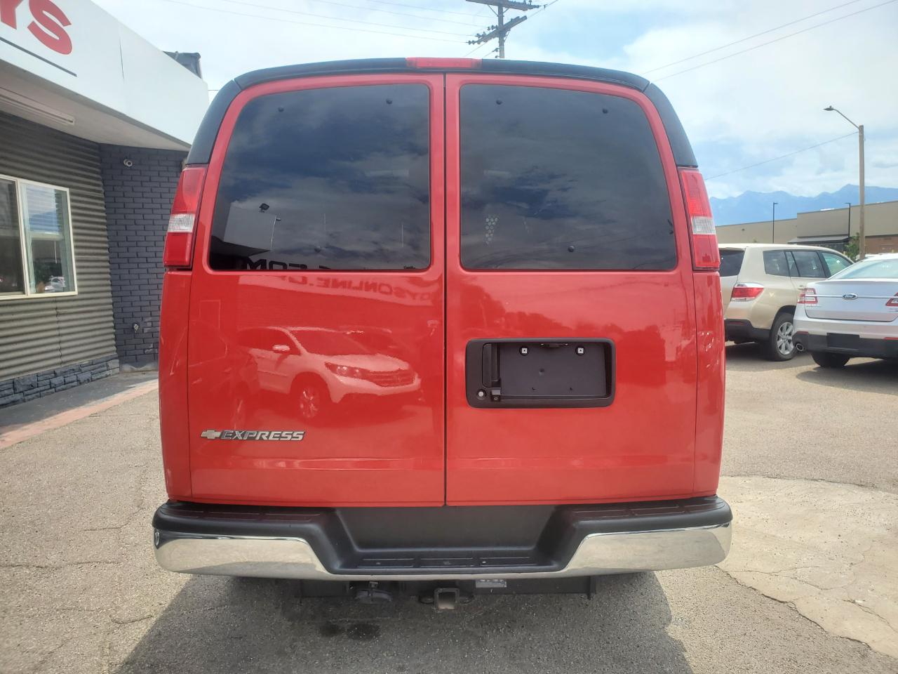 Chevrolet Express Cargo Van RWD 2500 135" 2021