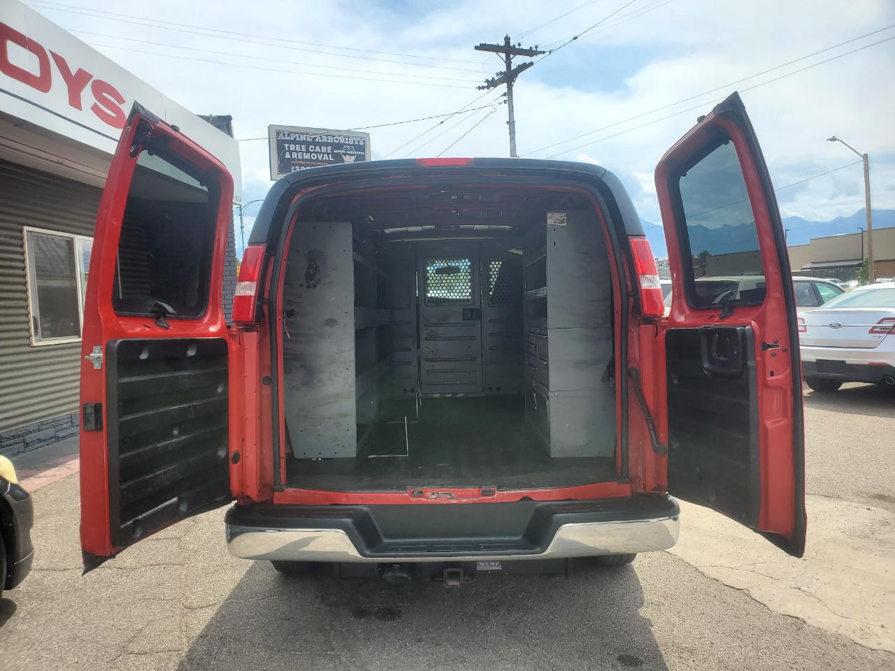 Chevrolet Express Cargo Van RWD 2500 135" 2021