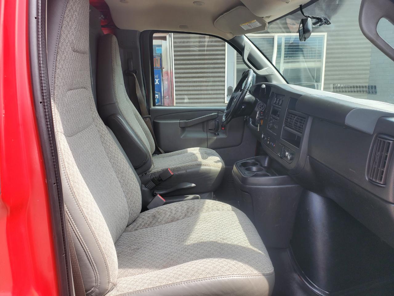 Chevrolet Express Cargo Van RWD 2500 135" 2021