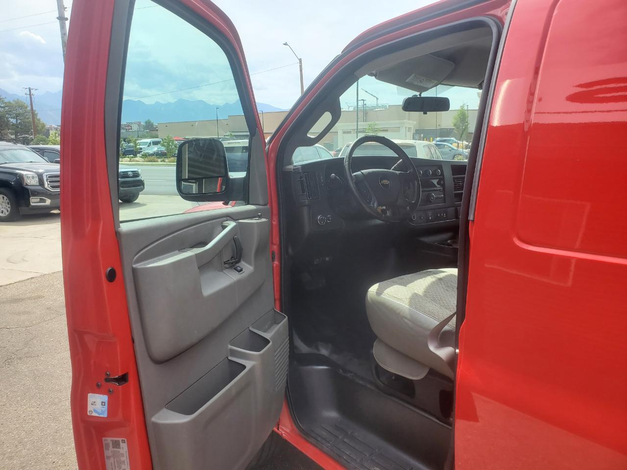 Chevrolet Express Cargo Van RWD 2500 135" 2021